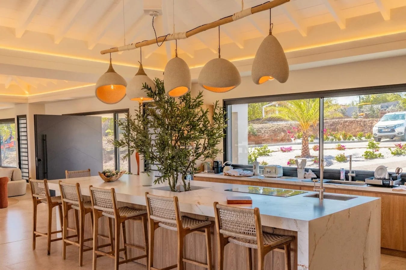The kitchen and its large island